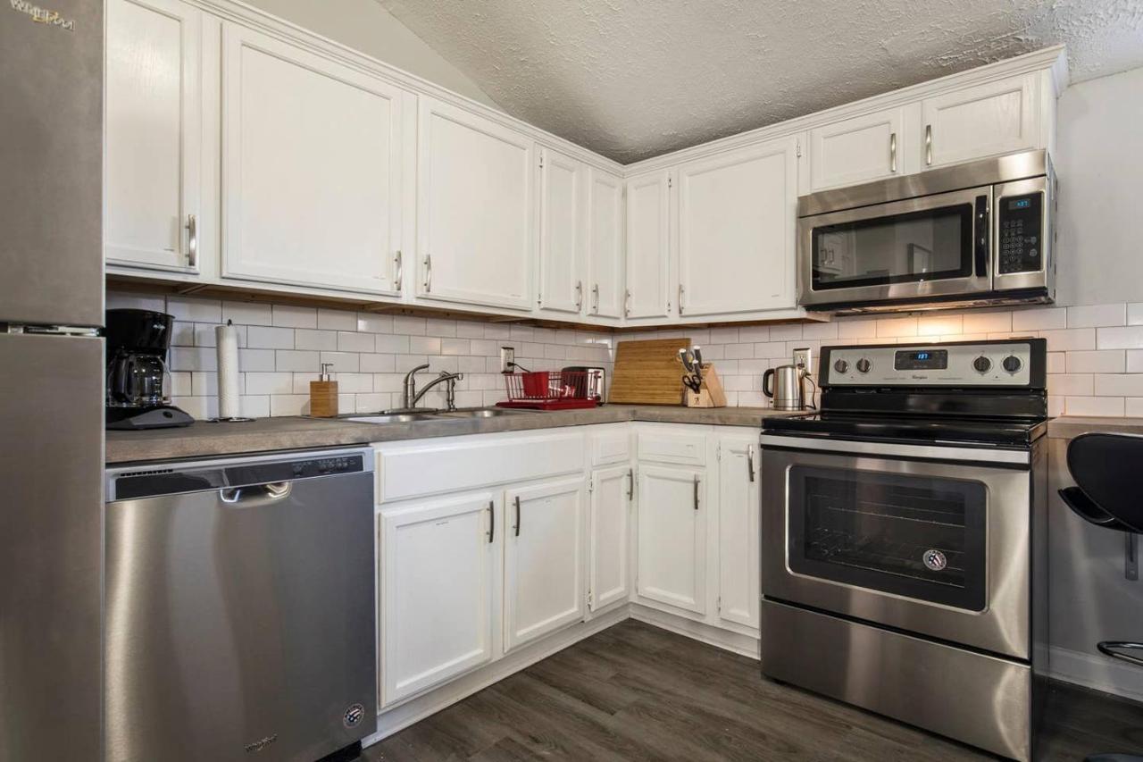 Louisville Dream House 4Br 2Ba By Cozysuites Extérieur photo